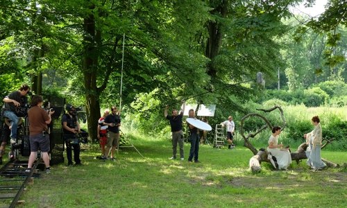 Dreharbeiten im Schlosspark ©MR Film/Schmatz