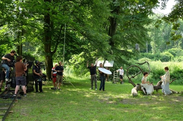 Dreharbeiten im Schlosspark zu "Das Sacher" (ORF Fernsehfilm) - Regie: Robert Dornhelm