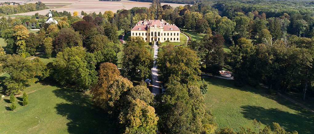 Luftbild Schloss Eckartsau - Letecký pohľad