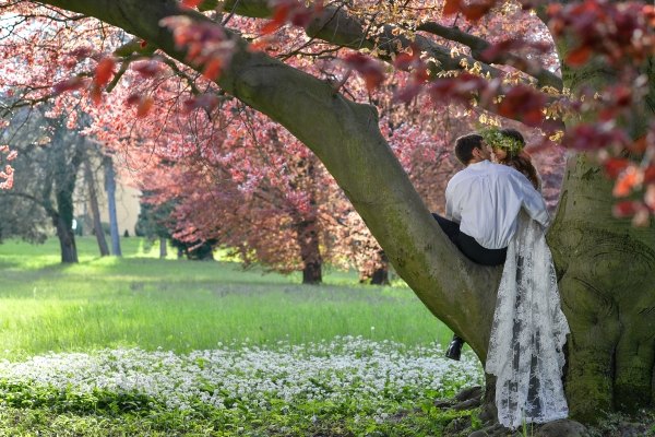 Brautpaar im Schlosspark | styled Shoot von Agnes Stadlmann